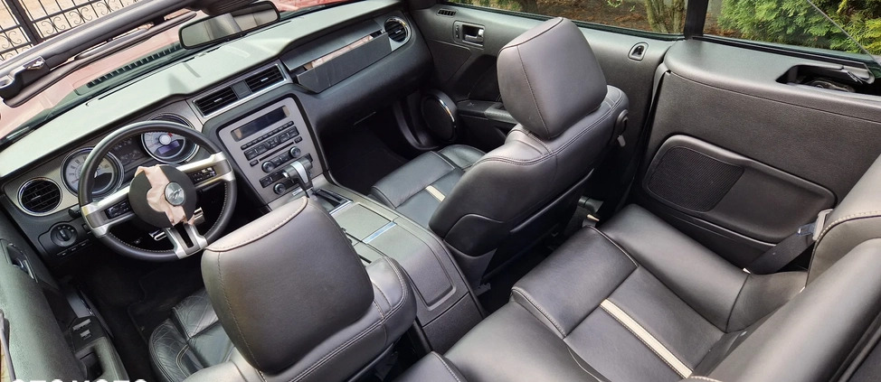 Ford Mustang cena 34500 przebieg: 100724, rok produkcji 2010 z Golina małe 56